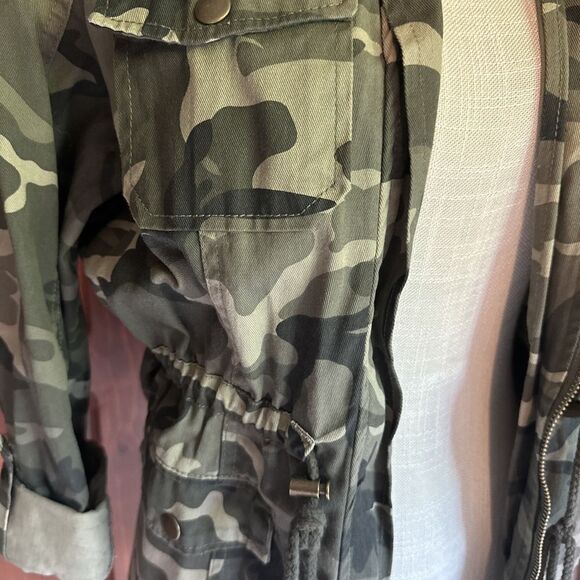 Shinestar Jacket Women's Large‎  Camouflaged Lightweight Outdoors Hooded EUC - Picture 2 of 6